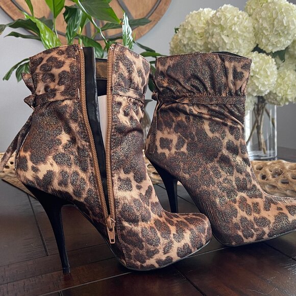 Uptown Metro Uber Sexy diba Wiz Ard Cheetah Animal Print Stiletto Heels Booties - Picture 5 of 13